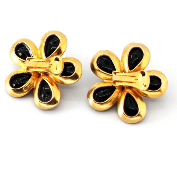 Vtg. Ben-Amun daisy clip on earrings - Picture 5 of 6